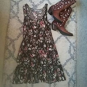 Brown and flower dress 🌸🌾